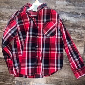 Boys size 8 plaid shirt. EUC. Primarily red & black
